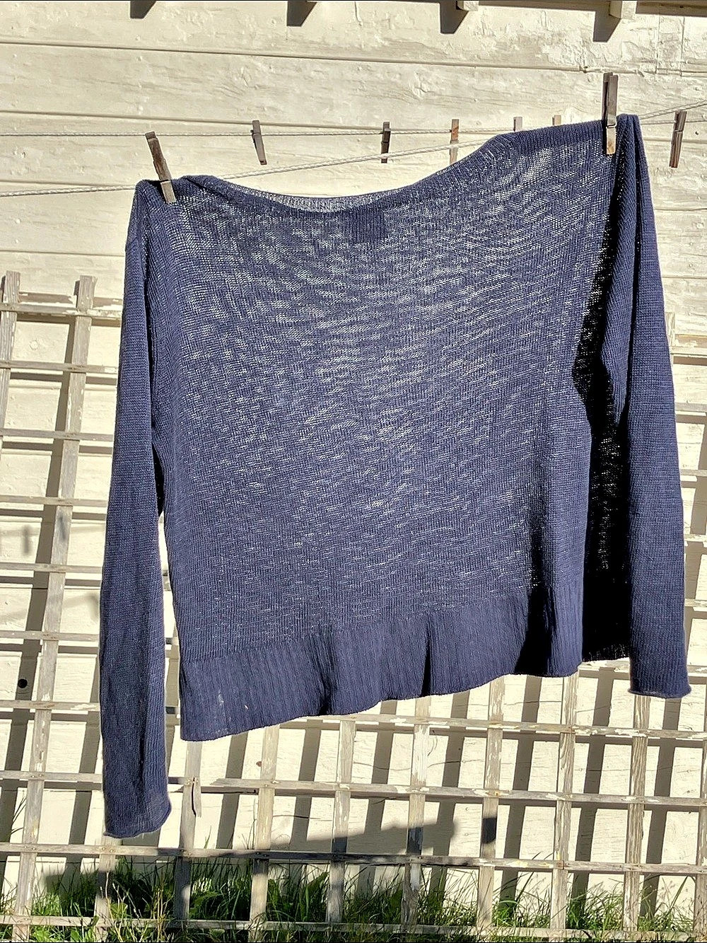 EILEEN FISHER Lightweight Linen Scoop Neck Sweater in Blue